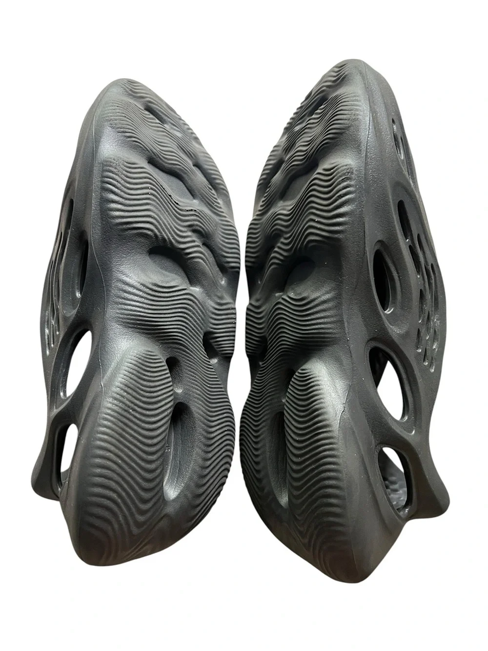 ADIDAS YEEZY Foam Runner Slip-On Shoes in Onyx / Charcoal Men’s 7